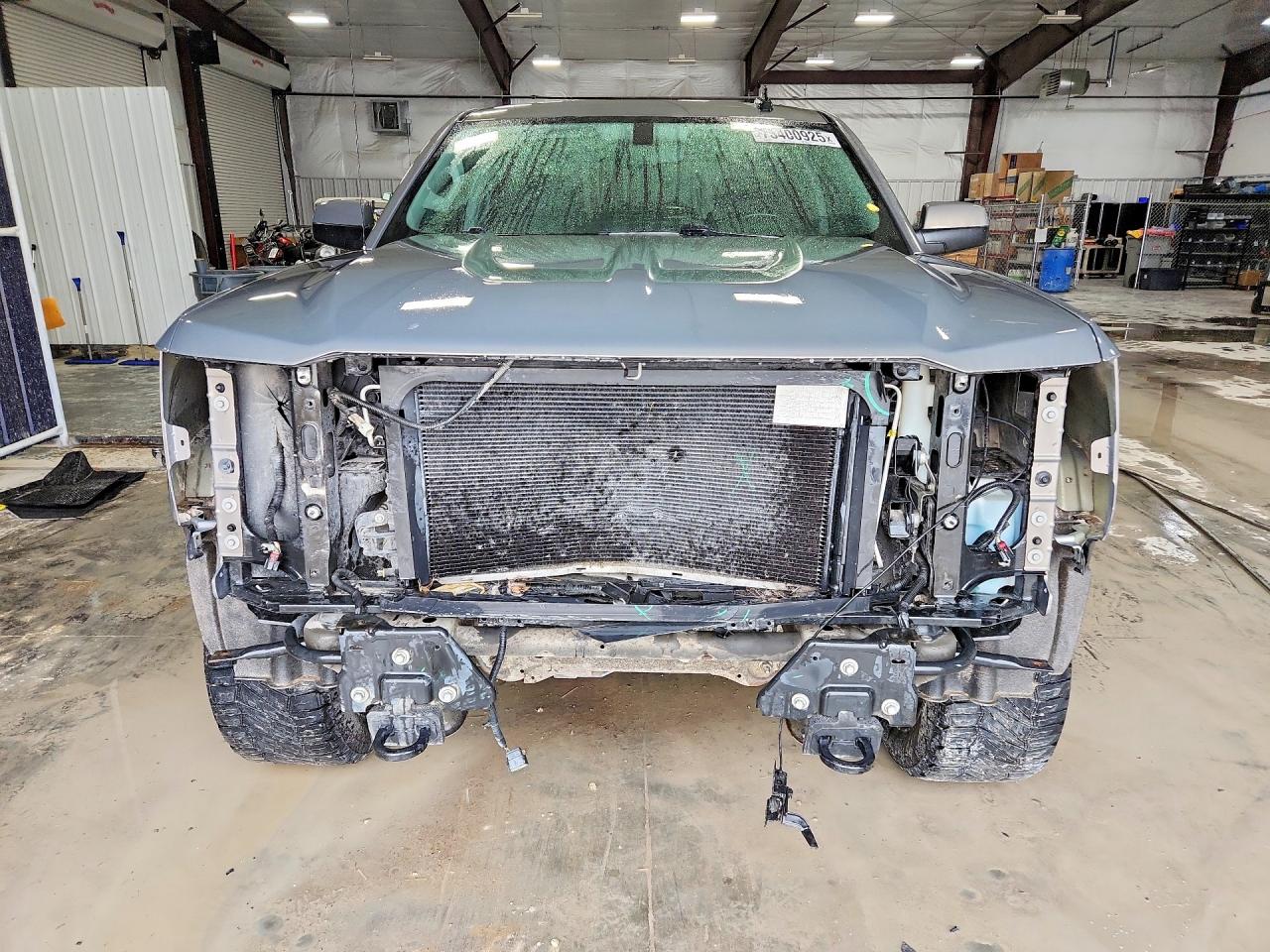 2017 CHEVROLET SILVERADO K1500 LT photo 13