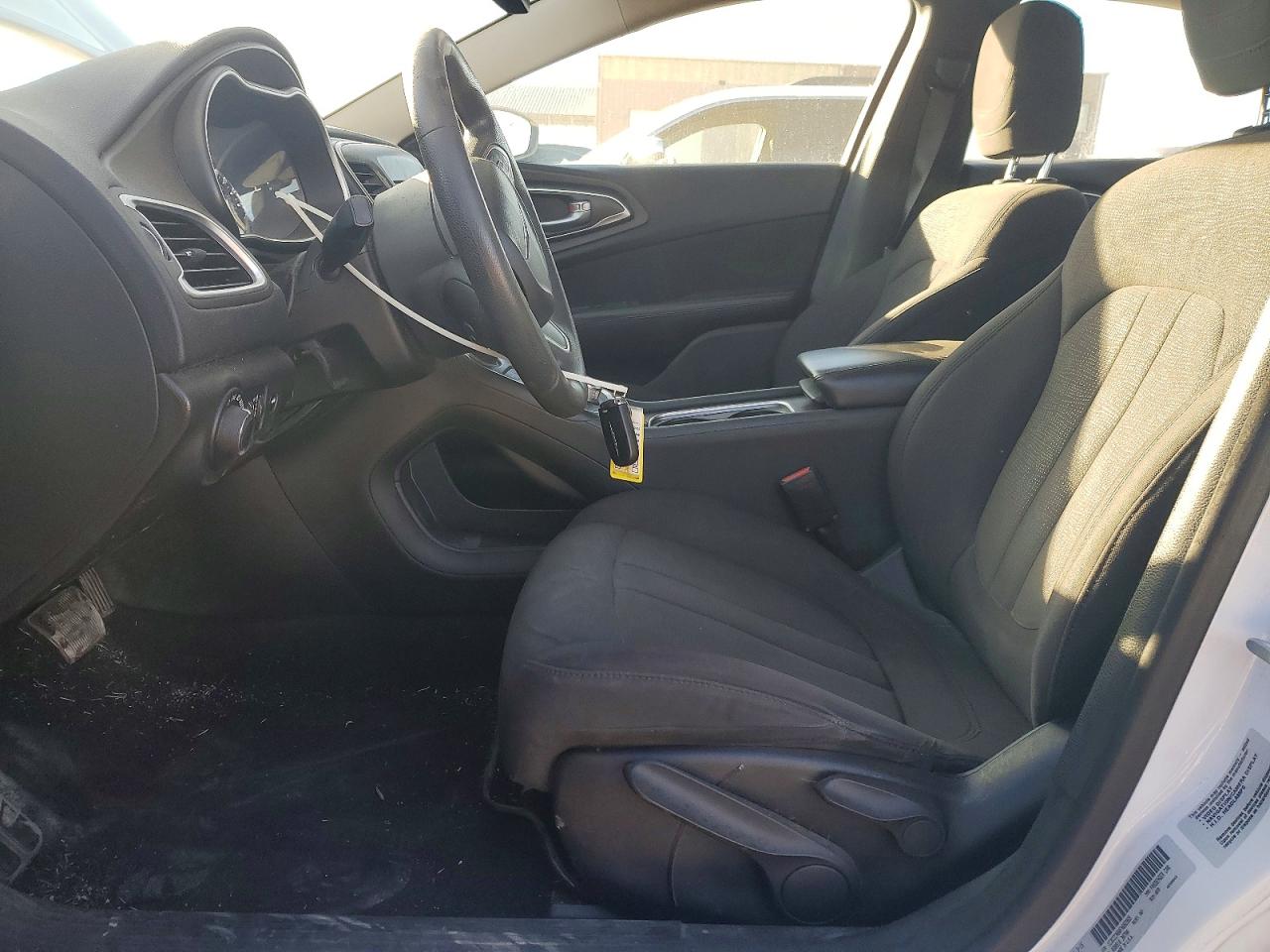 2015 CHRYSLER 200 LIMITED photo 7