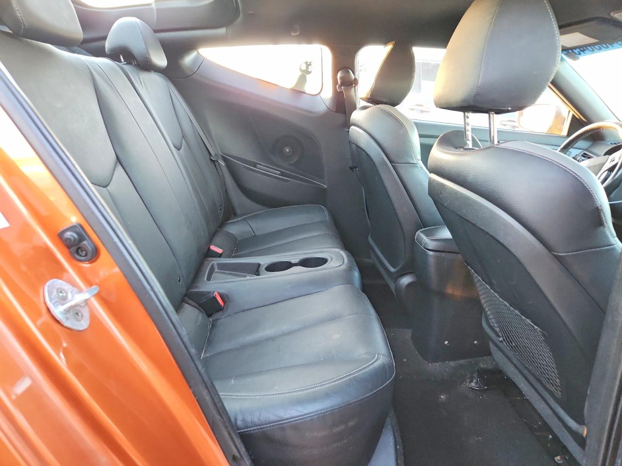 2016 HYUNDAI VELOSTER TURBO photo 11