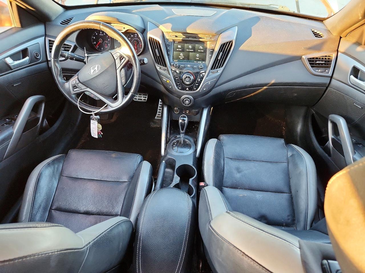 2016 HYUNDAI VELOSTER TURBO photo 8