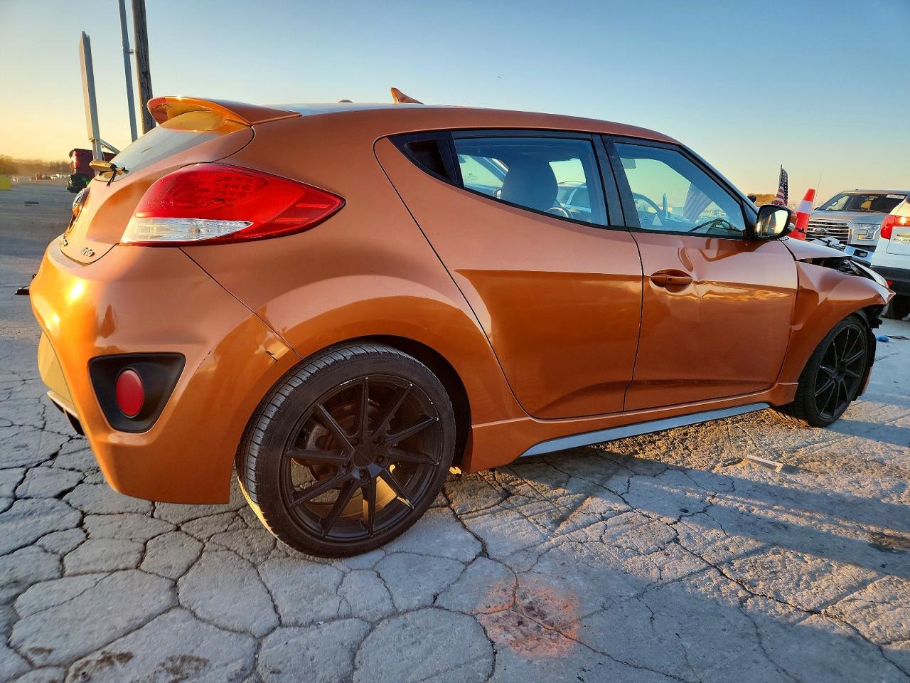2016 HYUNDAI VELOSTER TURBO photo 3