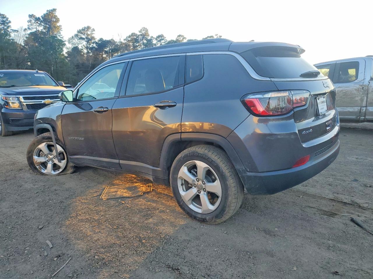 2021 JEEP COMPASS LATITUDE photo 3