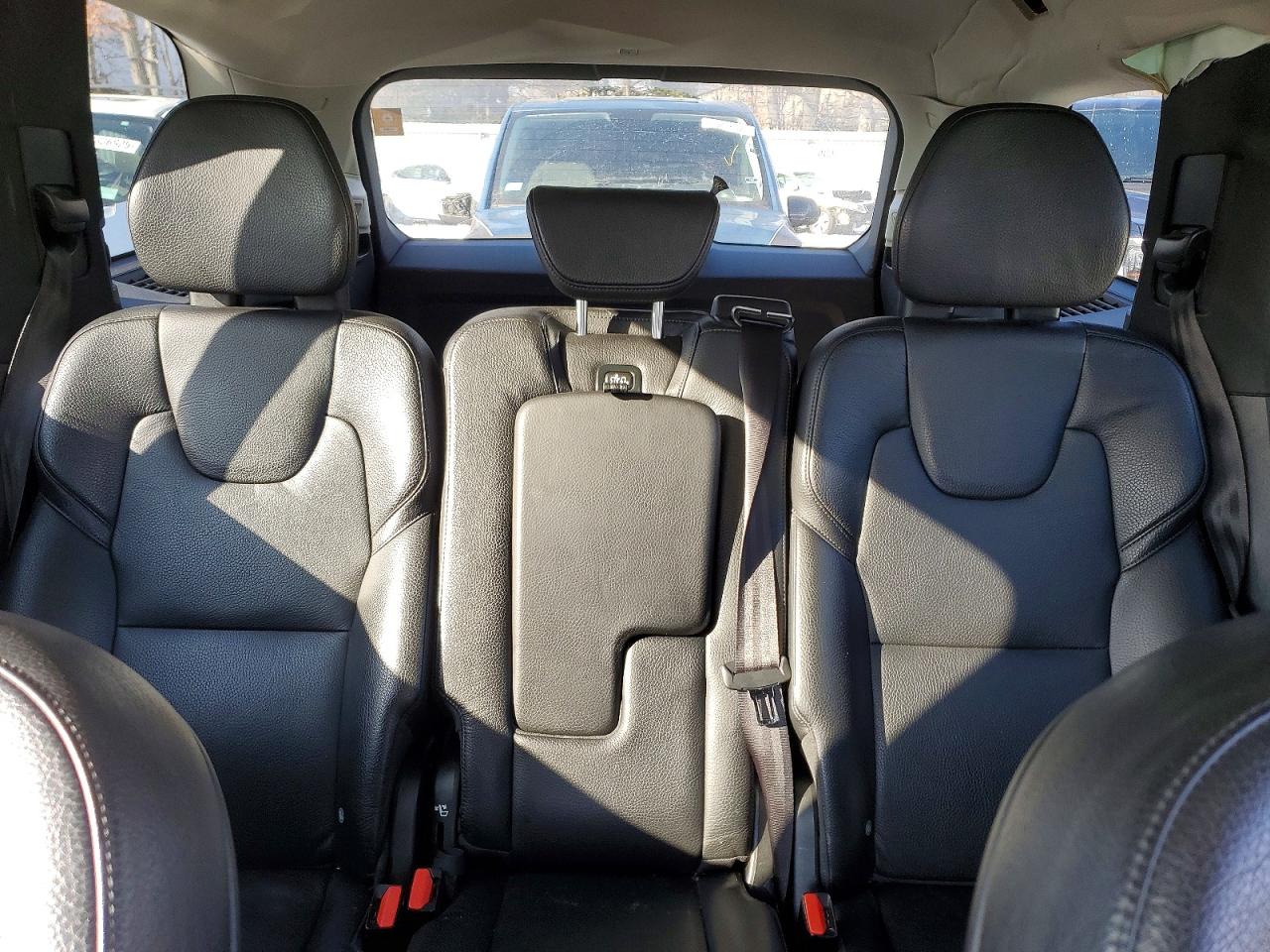 2019 VOLVO XC90 T6 MOMENTUM photo 19