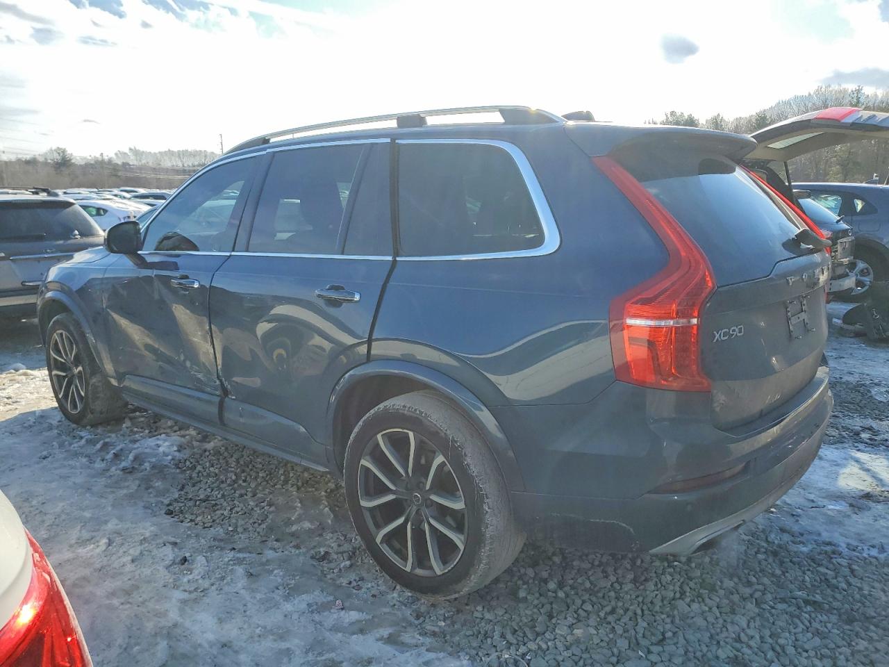 2019 VOLVO XC90 T6 MOMENTUM photo 3