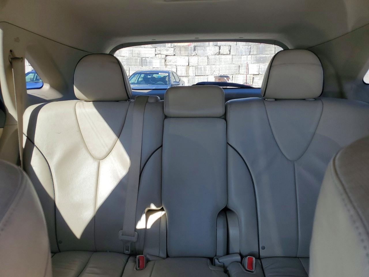 2010 TOYOTA VENZA photo 19