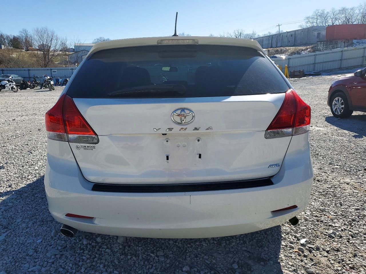 2010 TOYOTA VENZA photo 11