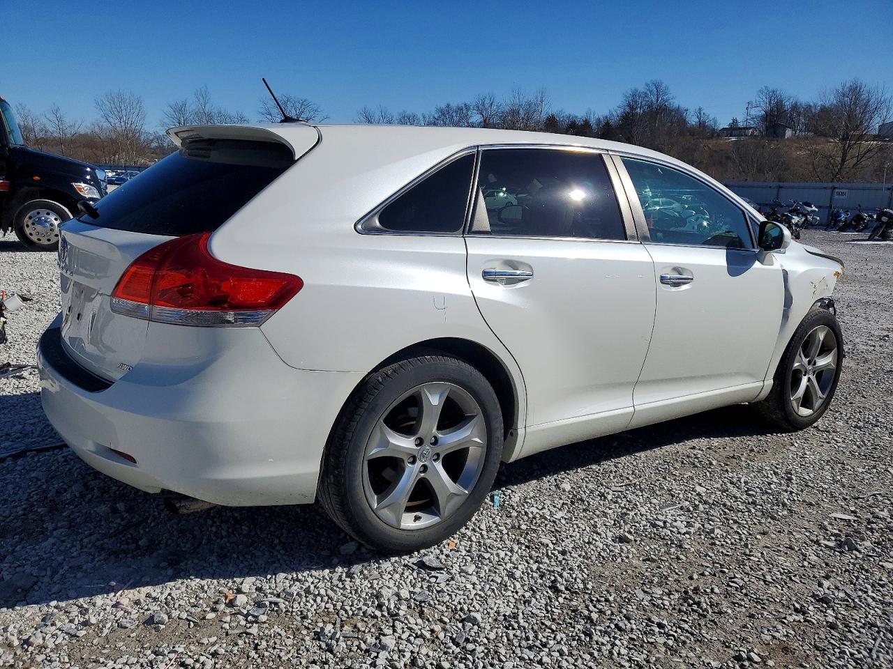2010 TOYOTA VENZA photo 5