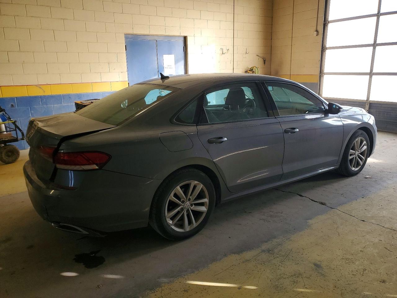 2020 VOLKSWAGEN PASSAT S photo 3