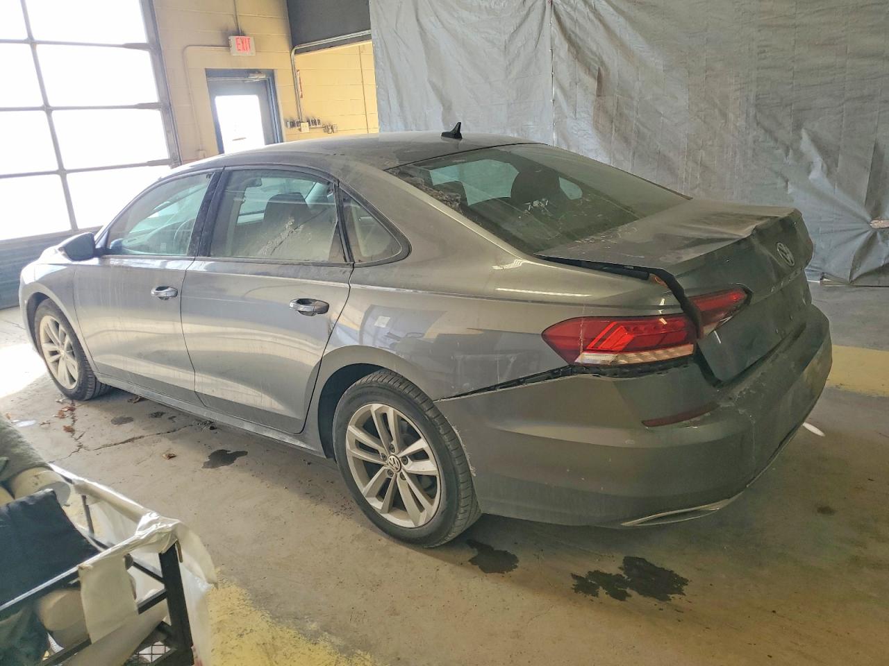 2020 VOLKSWAGEN PASSAT S photo 2