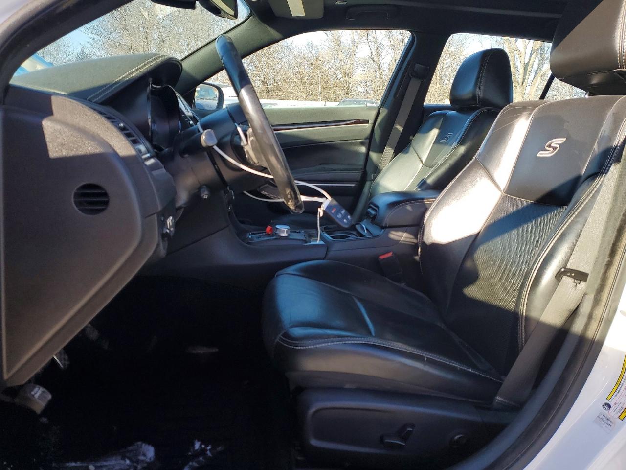 2019 CHRYSLER 300 S photo 7