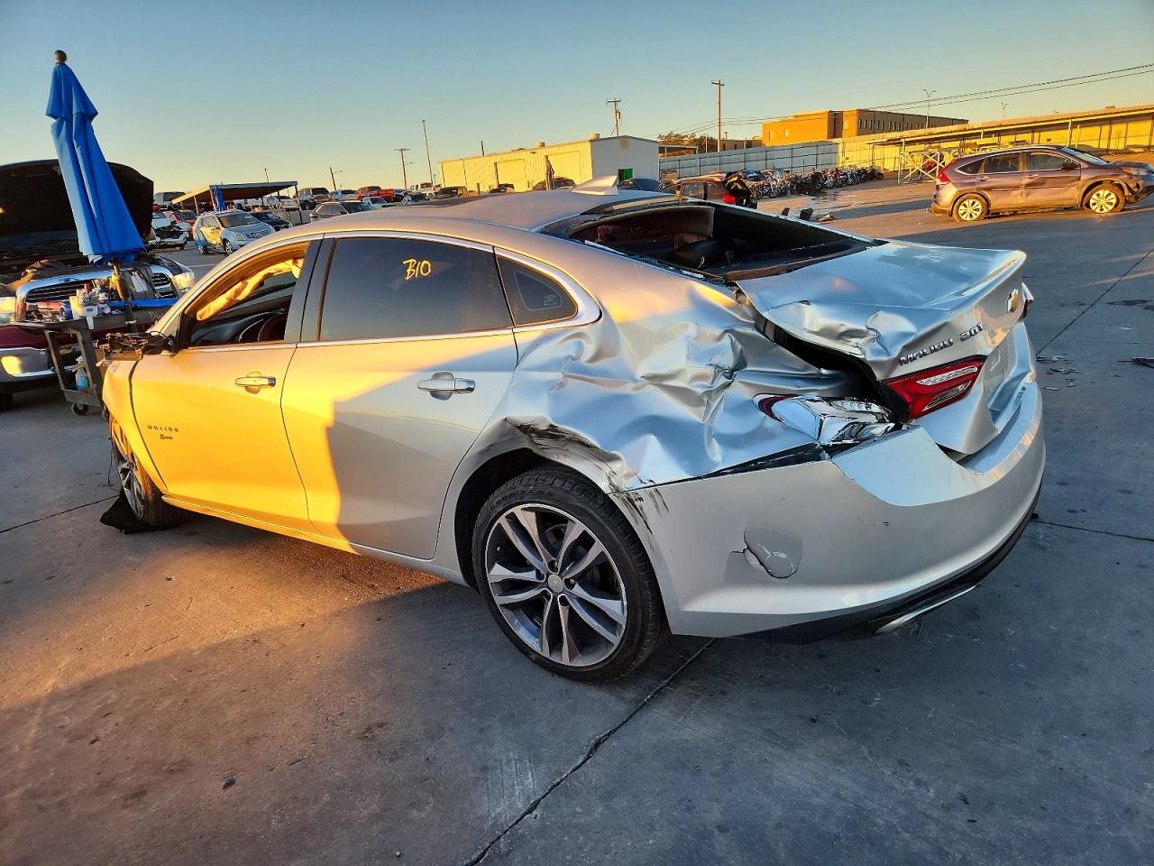 2020 CHEVROLET MALIBU PREMIER photo 2
