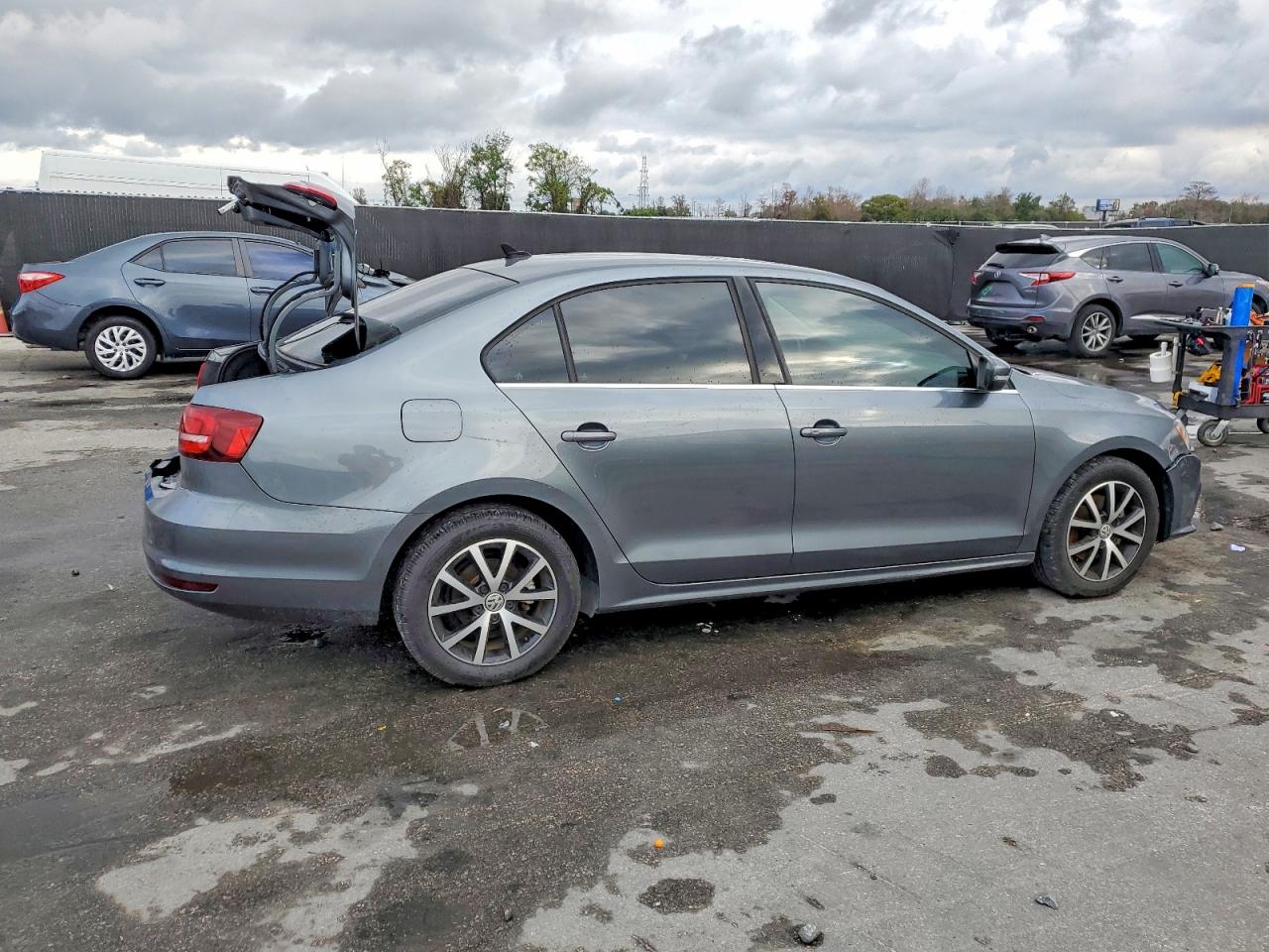 2017 VOLKSWAGEN JETTA SE photo 5