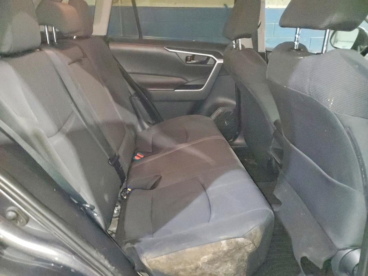 2019 TOYOTA RAV4 LE photo 11