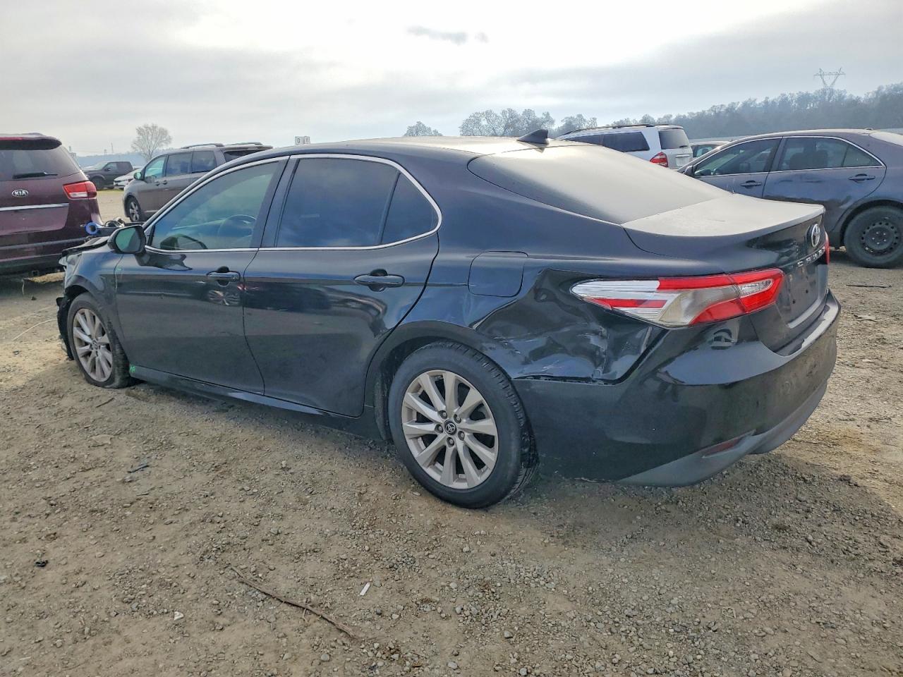 2019 TOYOTA CAMRY L photo 4