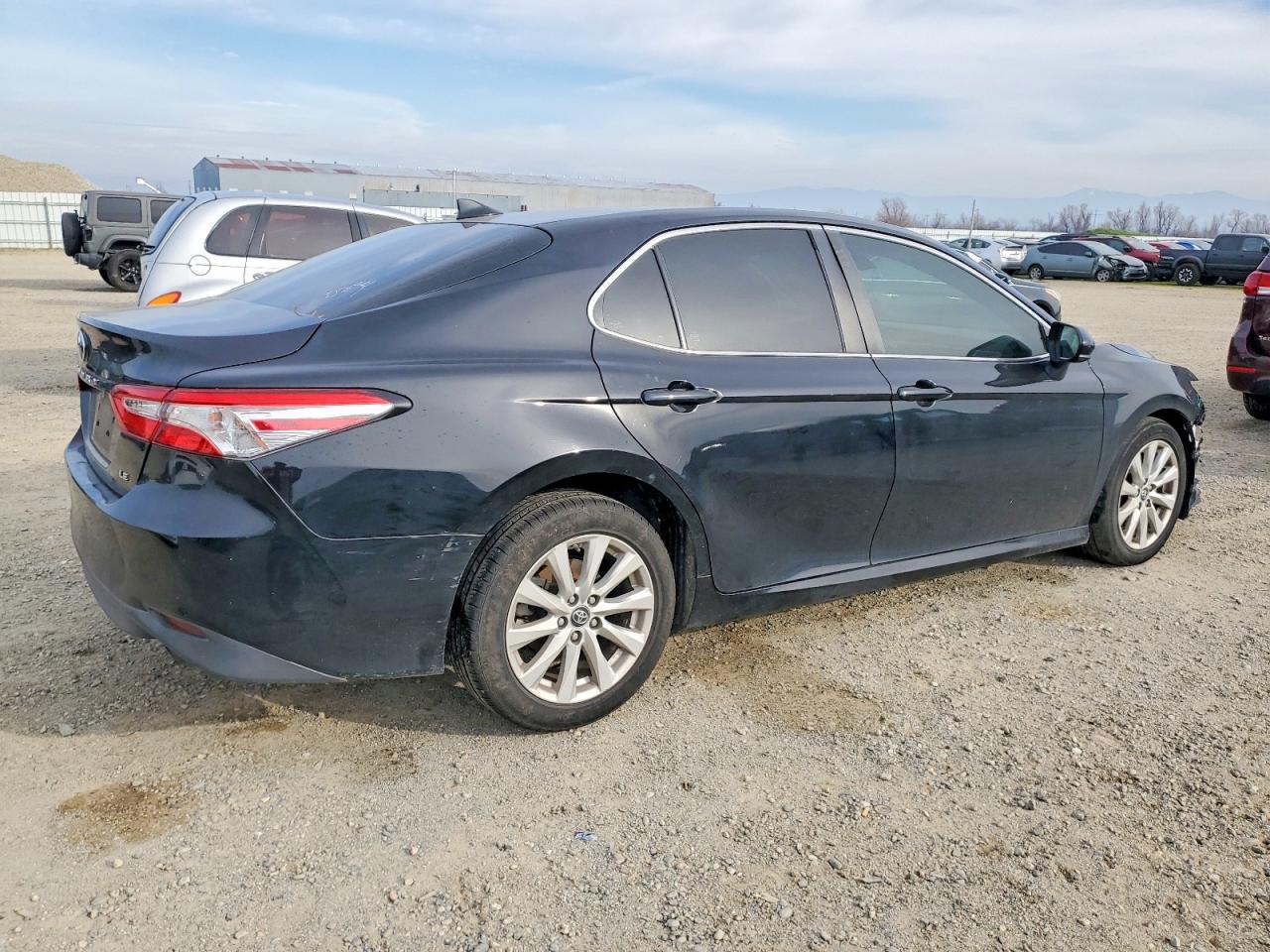 2019 TOYOTA CAMRY L photo 7