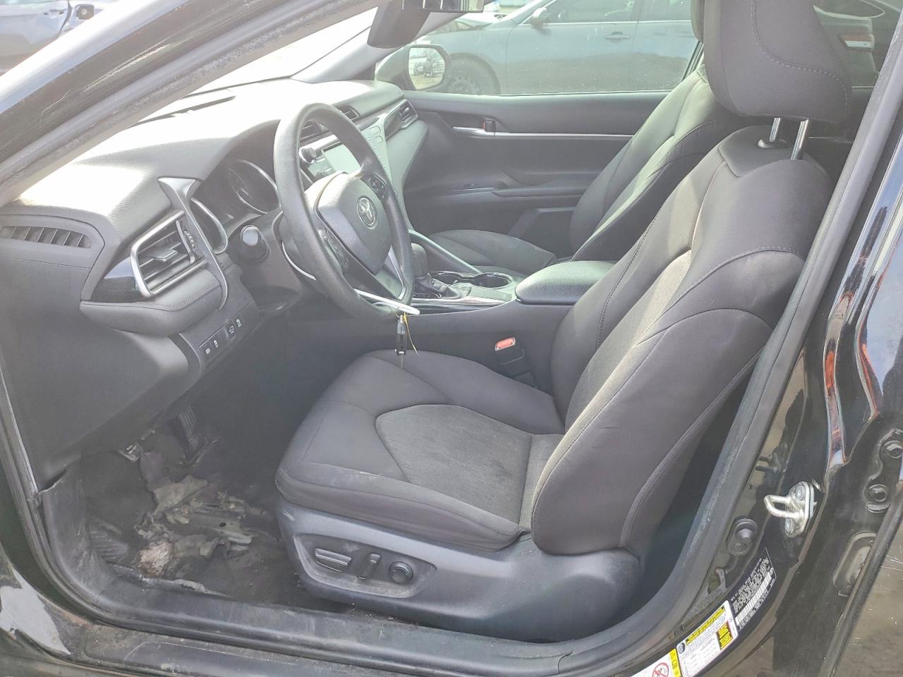 2019 TOYOTA CAMRY L photo 19