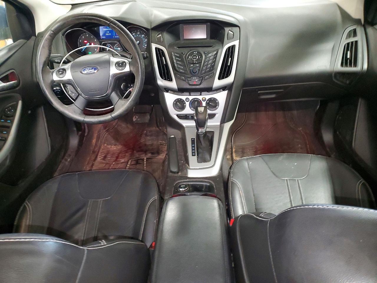 2014 FORD FOCUS SE photo 8