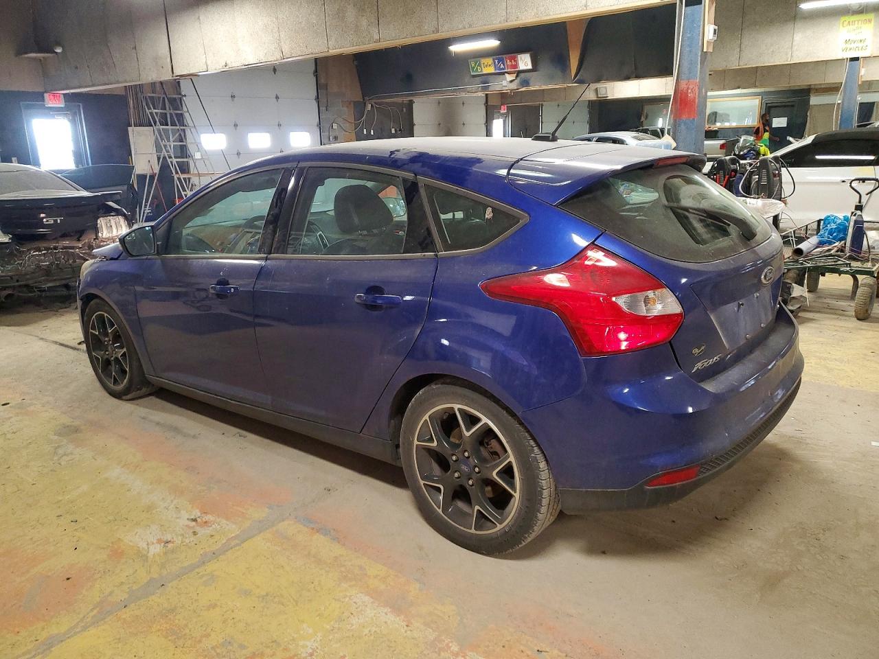 2014 FORD FOCUS SE photo 2
