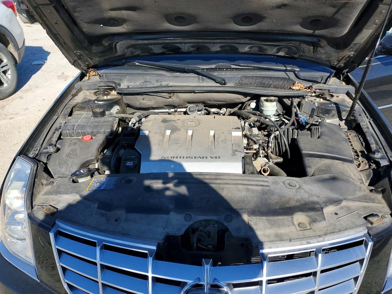 2011 CADILLAC DTS photo 21