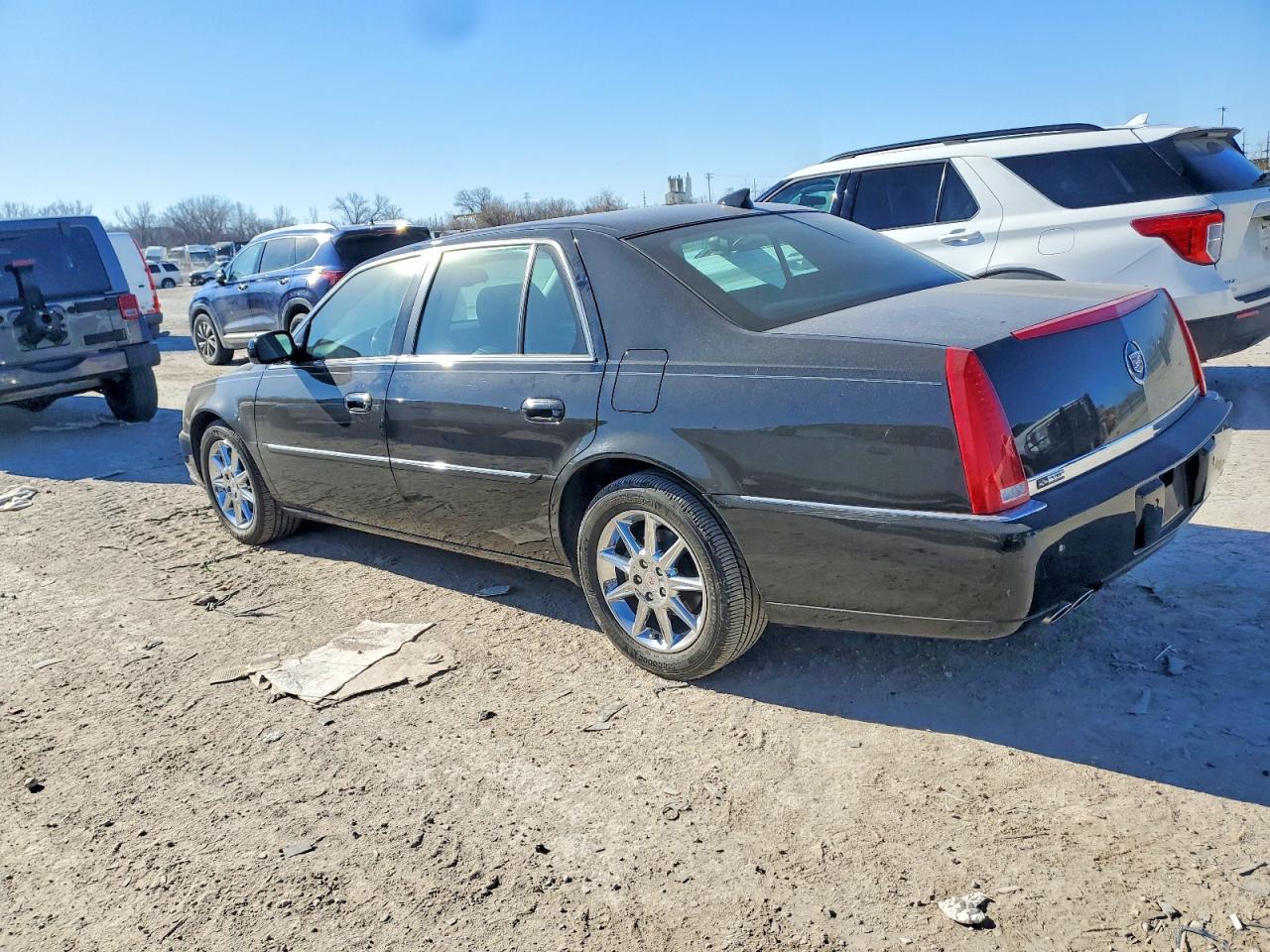 2011 CADILLAC DTS photo 3