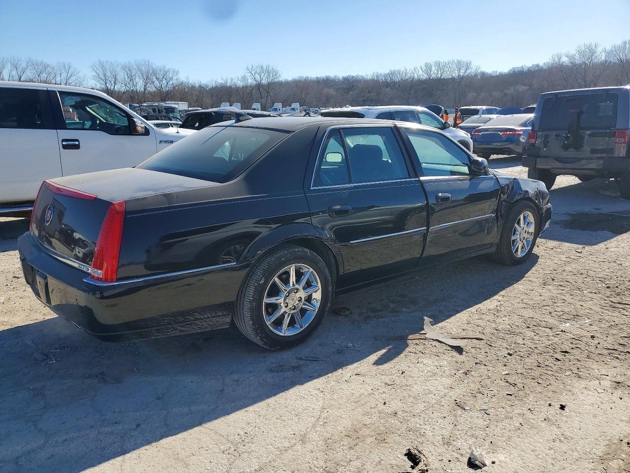 2011 CADILLAC DTS photo 5
