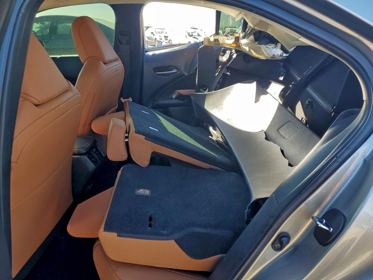 2022 LEXUS UX 250H BASE photo 10