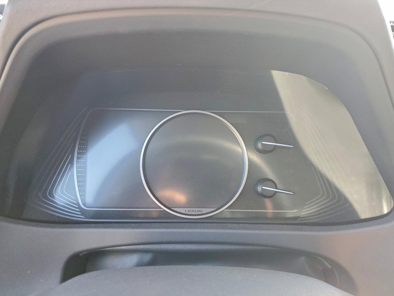 2022 LEXUS UX 250H BASE photo 9