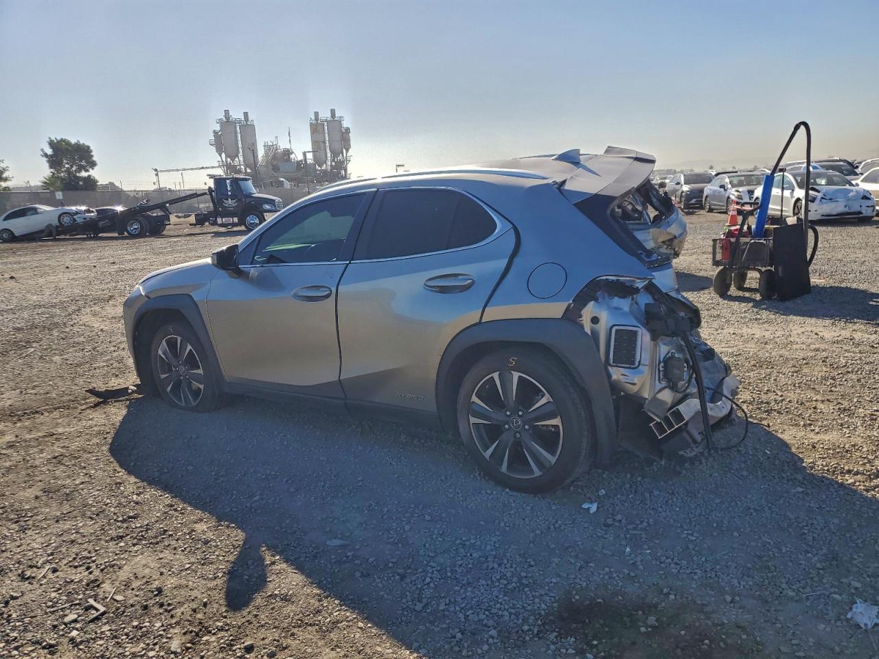 2022 LEXUS UX 250H BASE photo 2