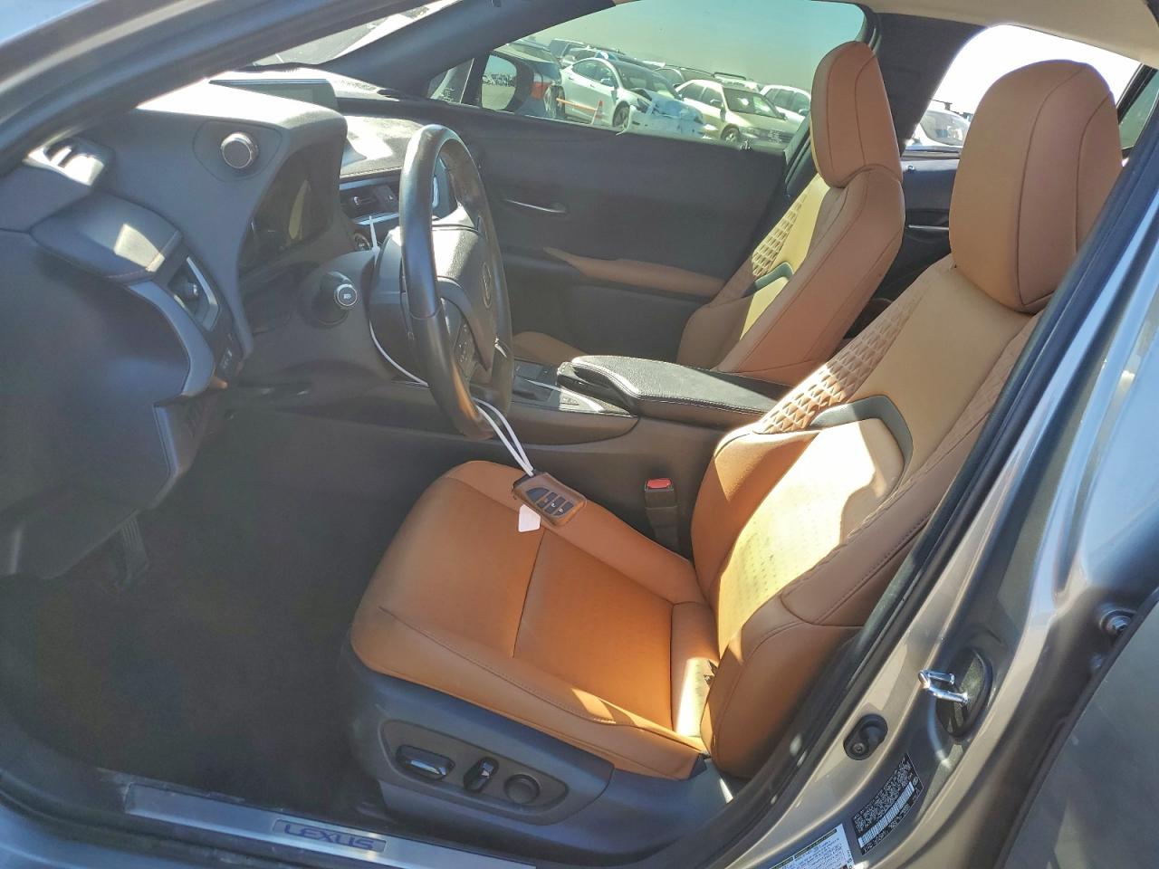 2022 LEXUS UX 250H BASE photo 7