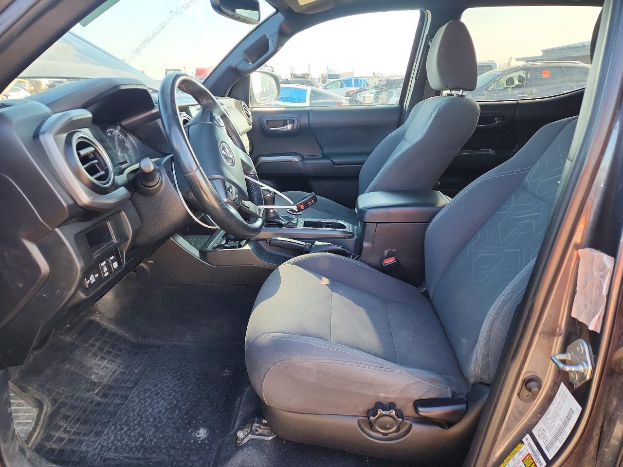 2017 TOYOTA TACOMA SR5 V6 photo 19