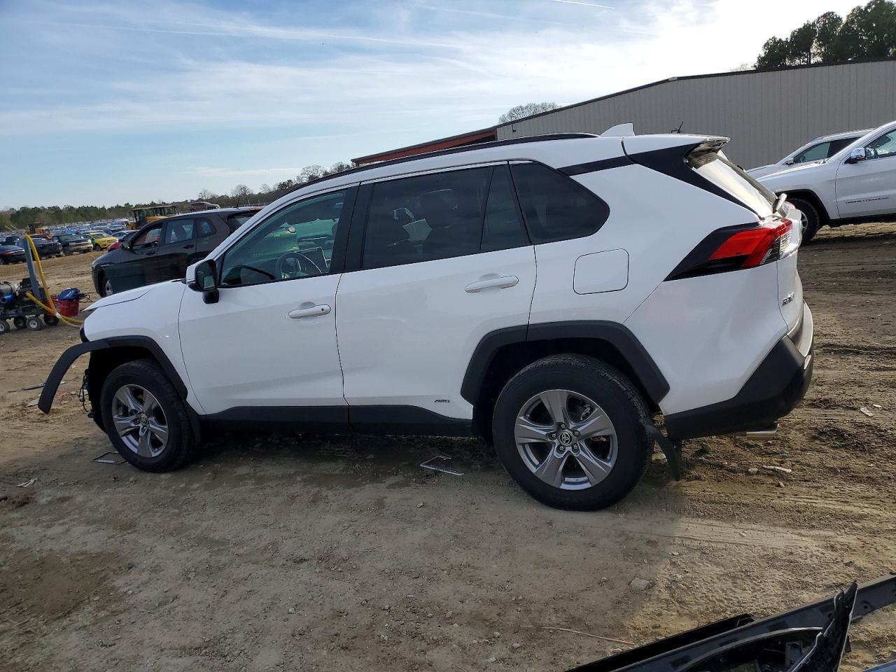 2024 TOYOTA RAV4 XLE photo 2
