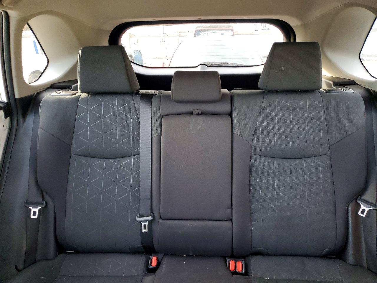 2024 TOYOTA RAV4 XLE photo 10