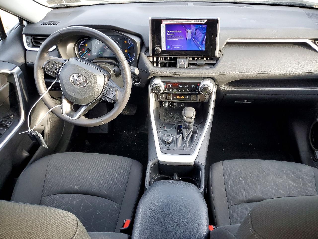 2024 TOYOTA RAV4 XLE photo 8