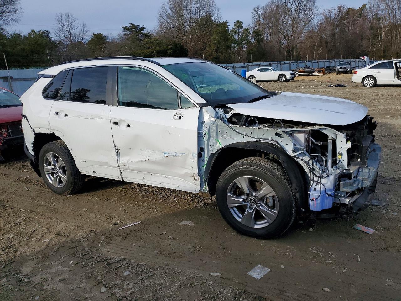 2024 TOYOTA RAV4 XLE photo 4