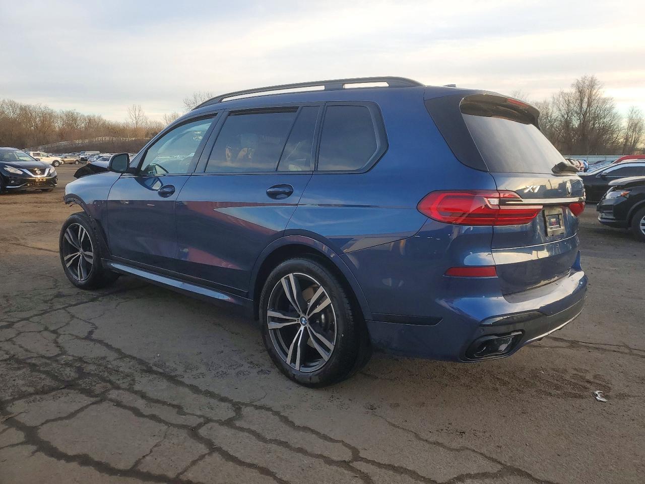 2022 BMW X7 XDRIVE40I photo 2