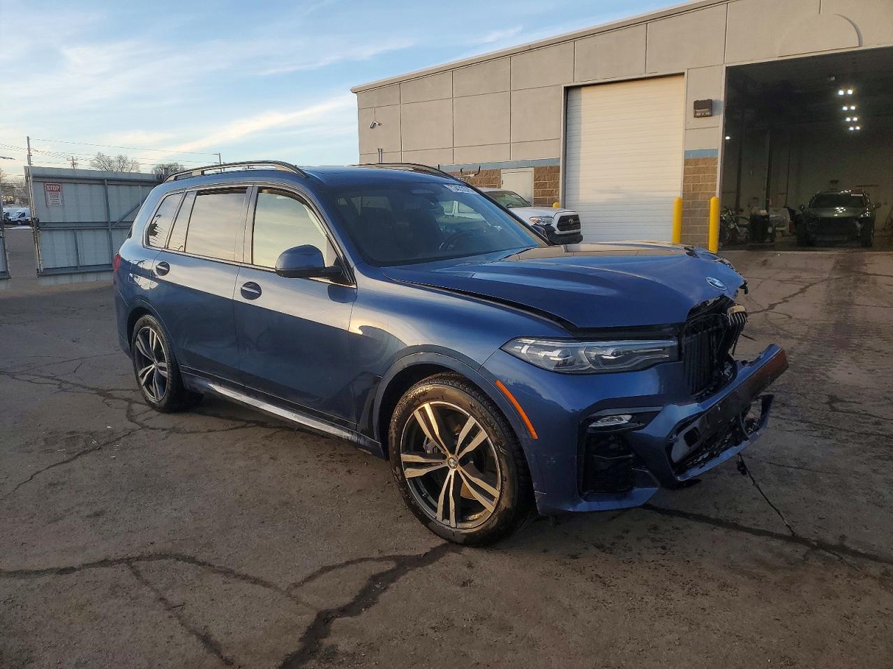 2022 BMW X7 XDRIVE40I photo 4