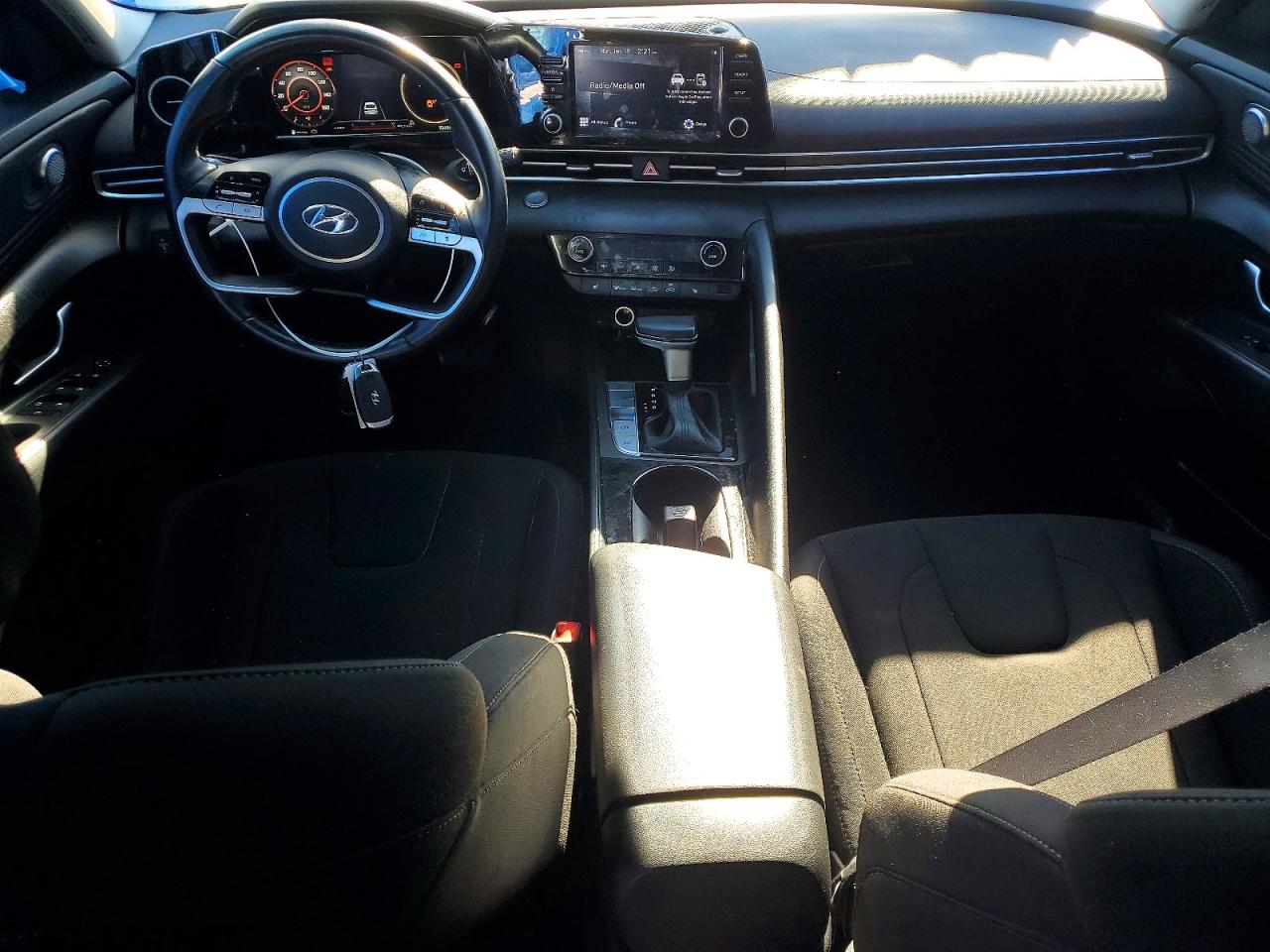 2022 HYUNDAI ELANTRA SEL photo 8
