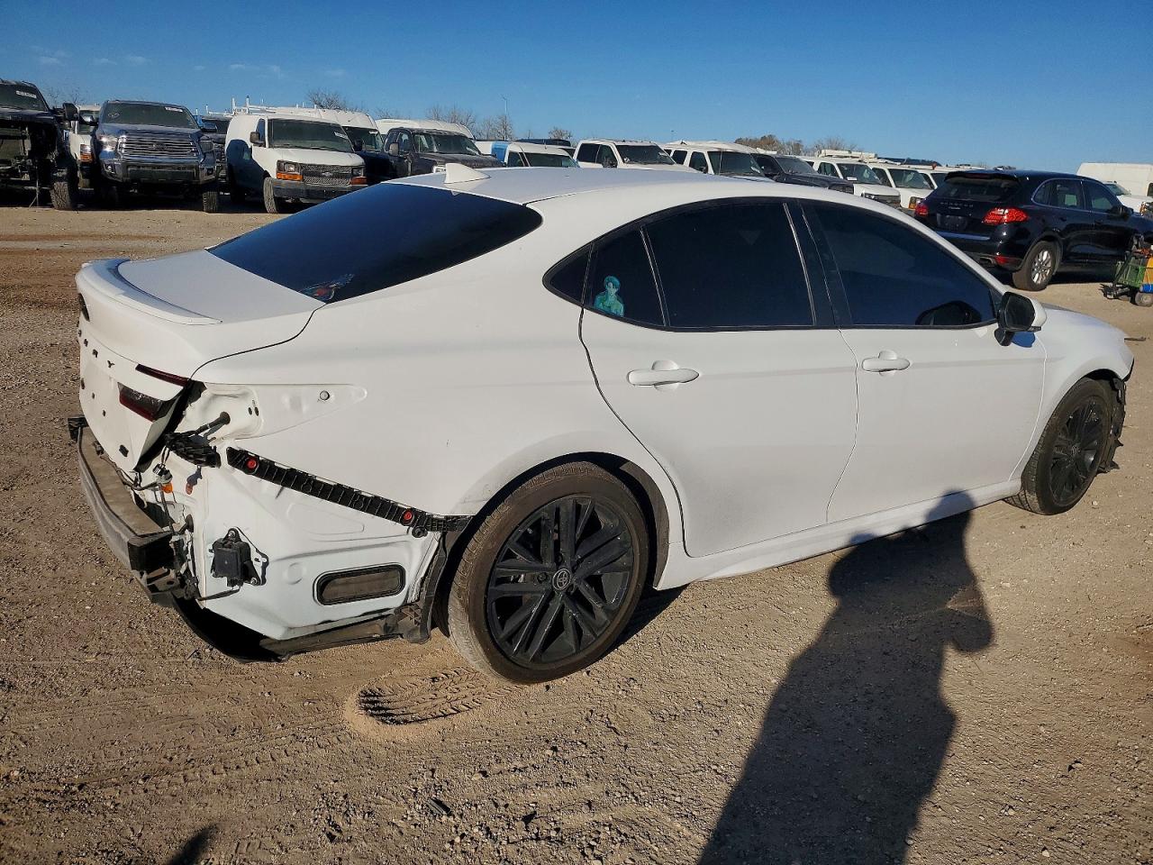 2025 TOYOTA CAMRY SE photo 3