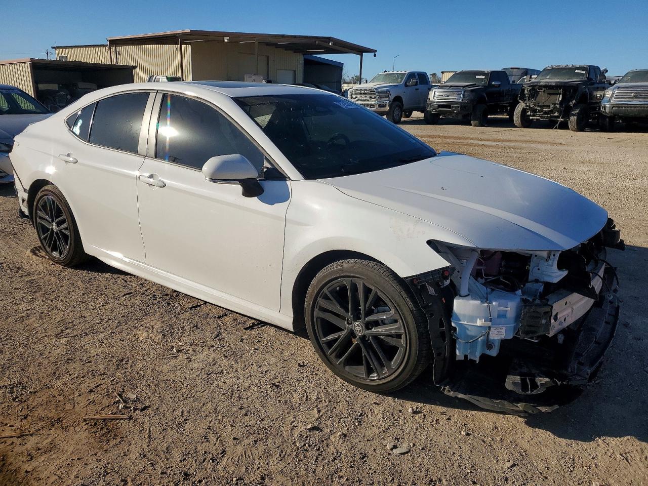 2025 TOYOTA CAMRY SE photo 4