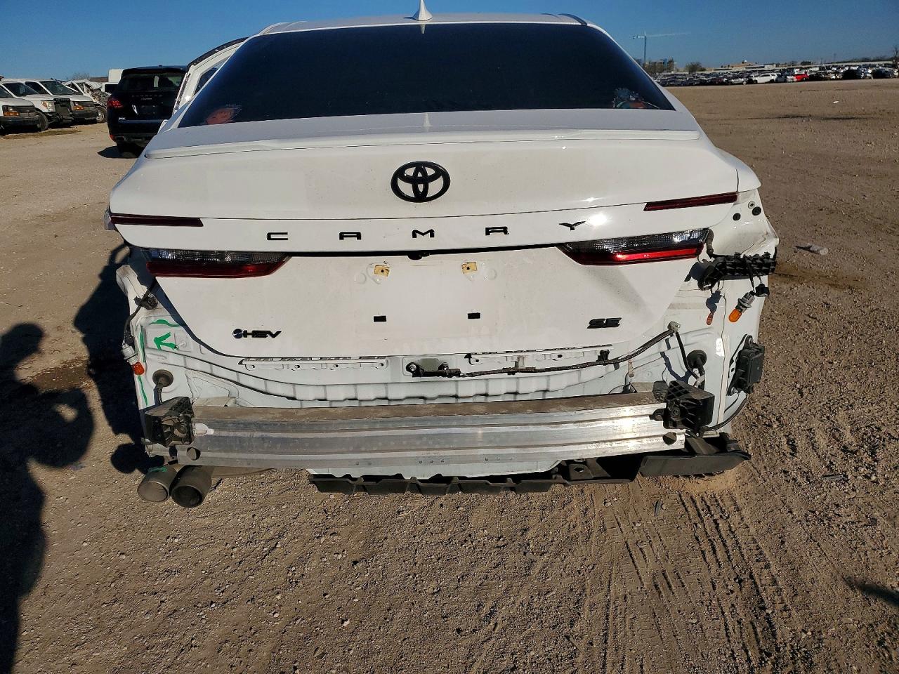 2025 TOYOTA CAMRY SE photo 6
