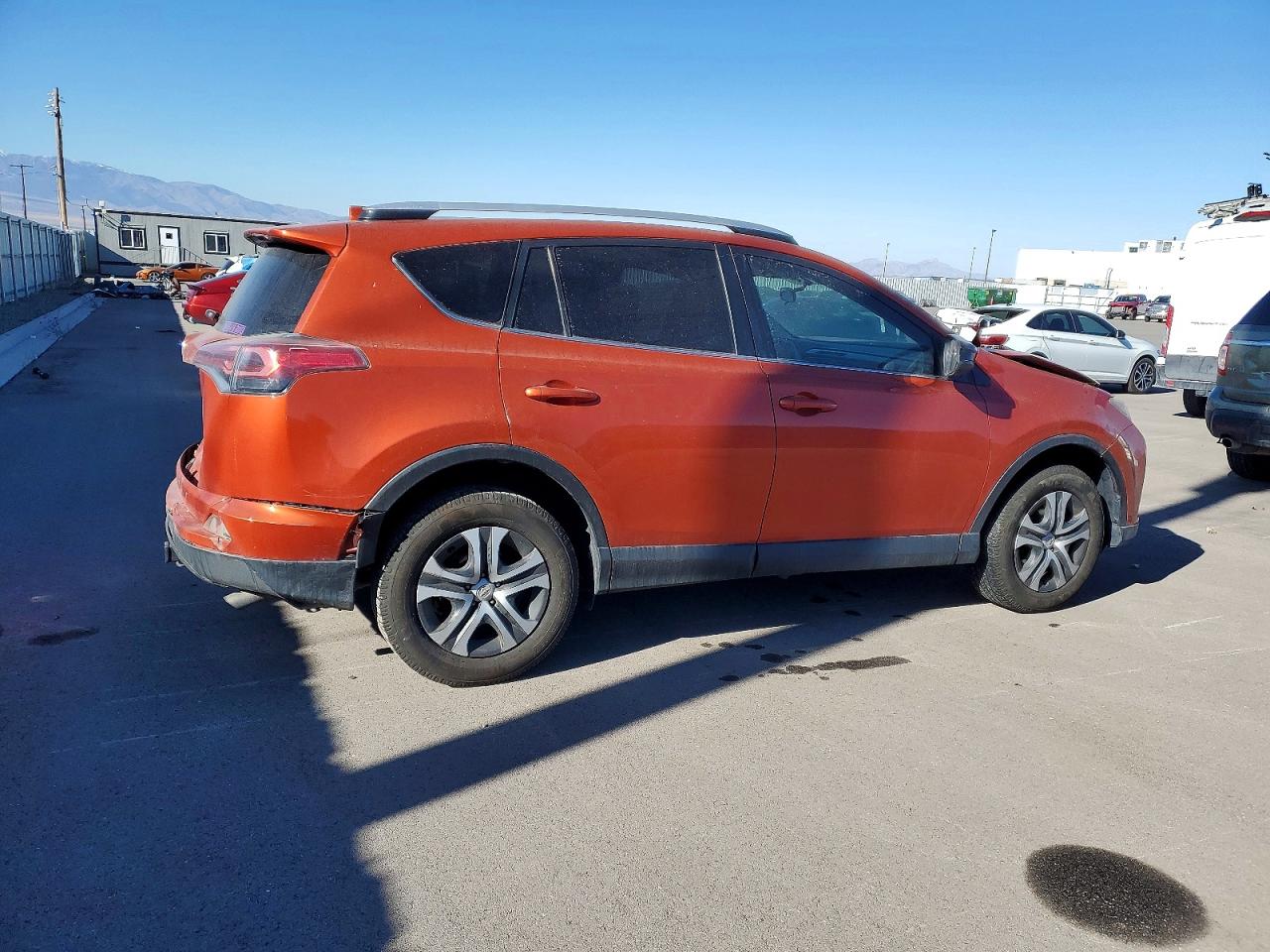 2016 TOYOTA RAV4 LE photo 3