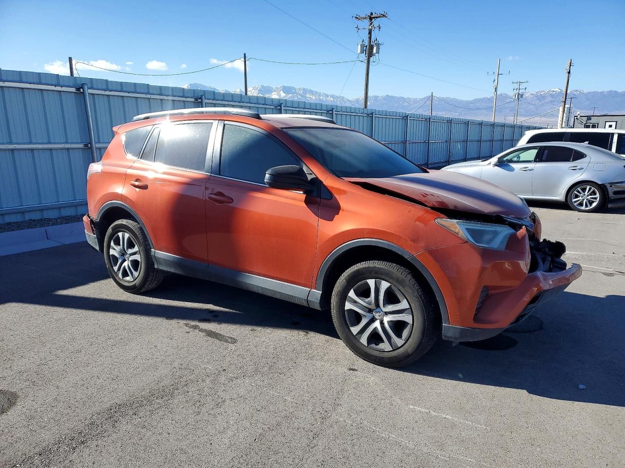 2016 TOYOTA RAV4 LE photo 4