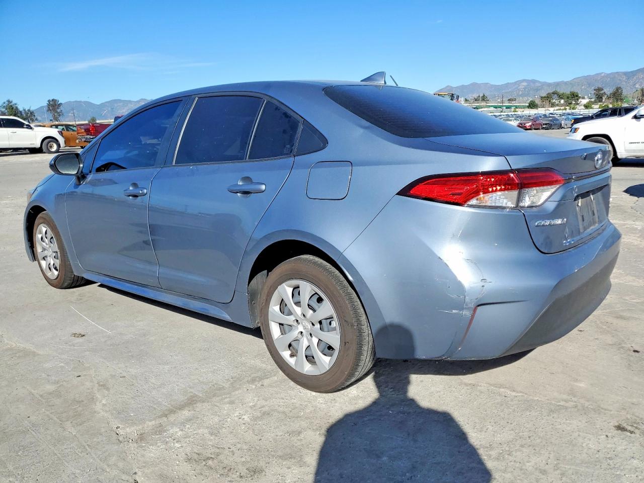 2025 TOYOTA COROLLA LE photo 2