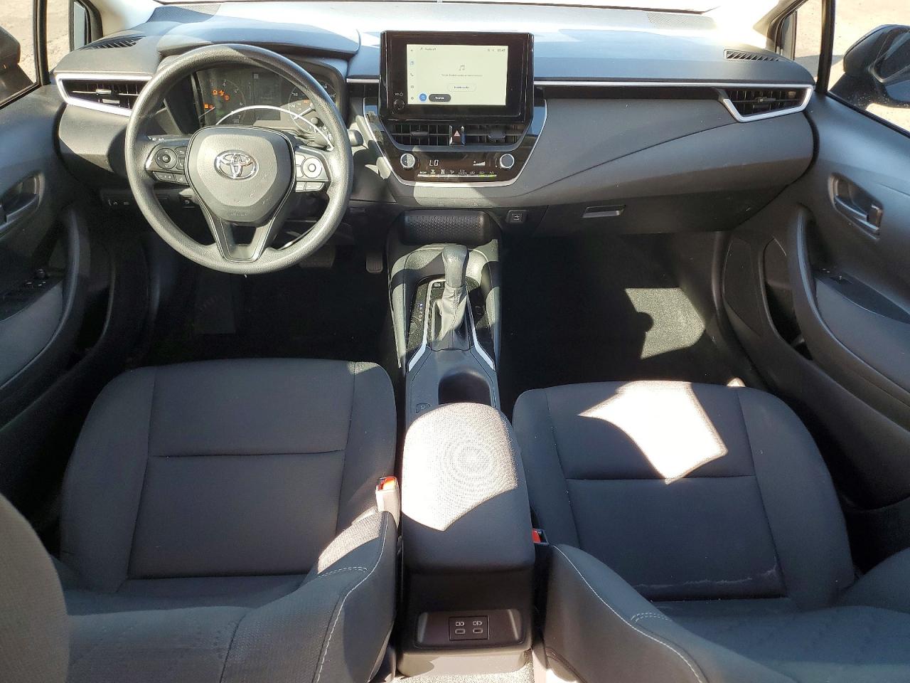 2025 TOYOTA COROLLA LE photo 8