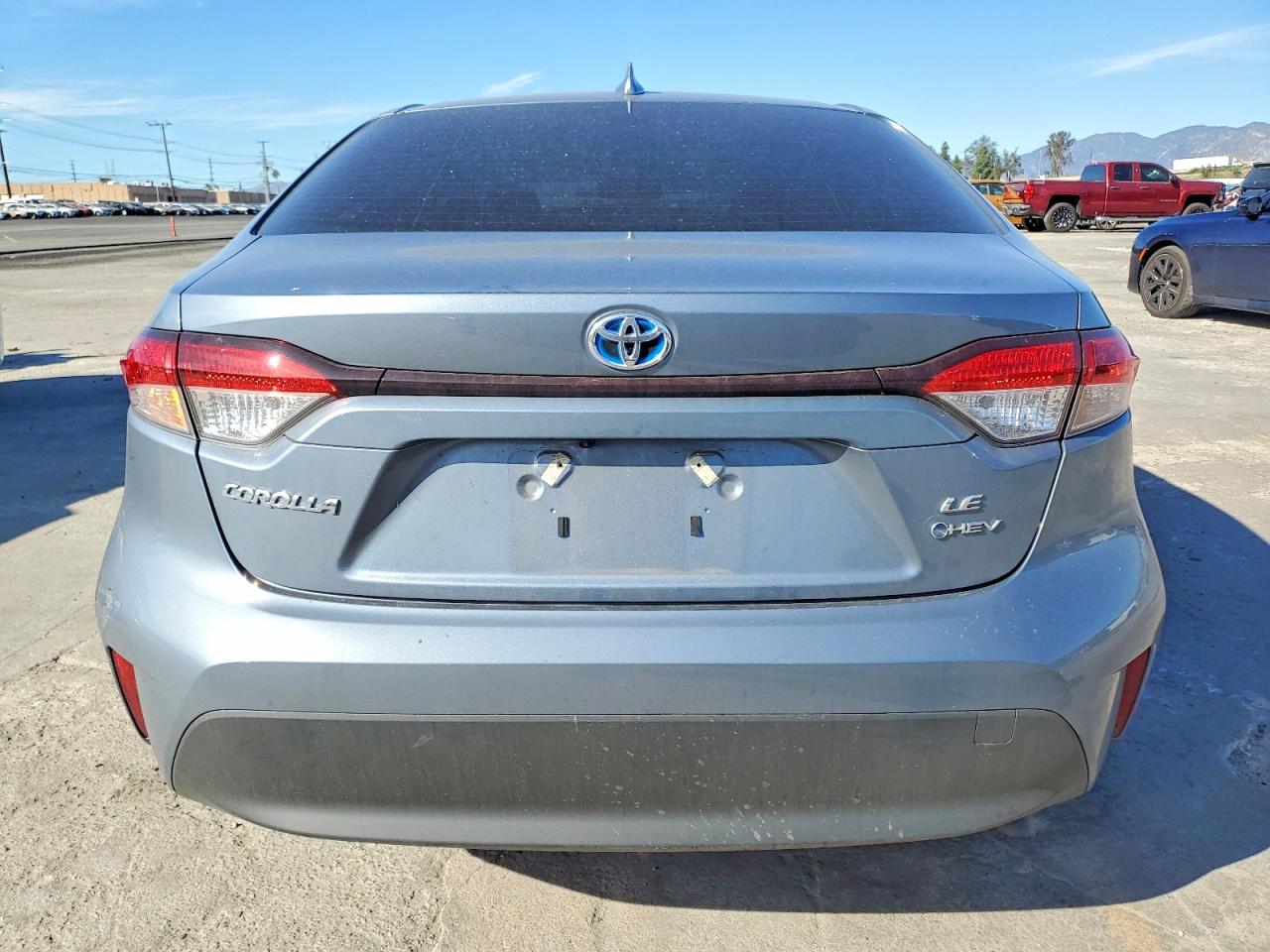 2025 TOYOTA COROLLA LE photo 6