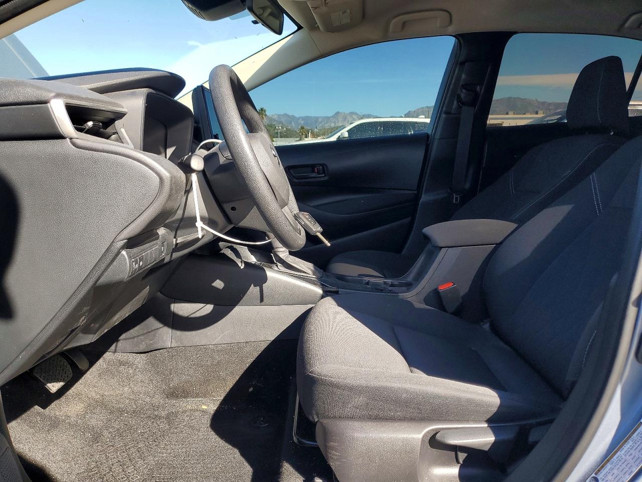 2025 TOYOTA COROLLA LE photo 7