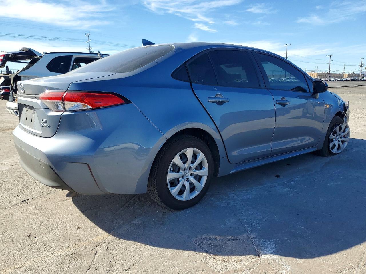2025 TOYOTA COROLLA LE photo 3