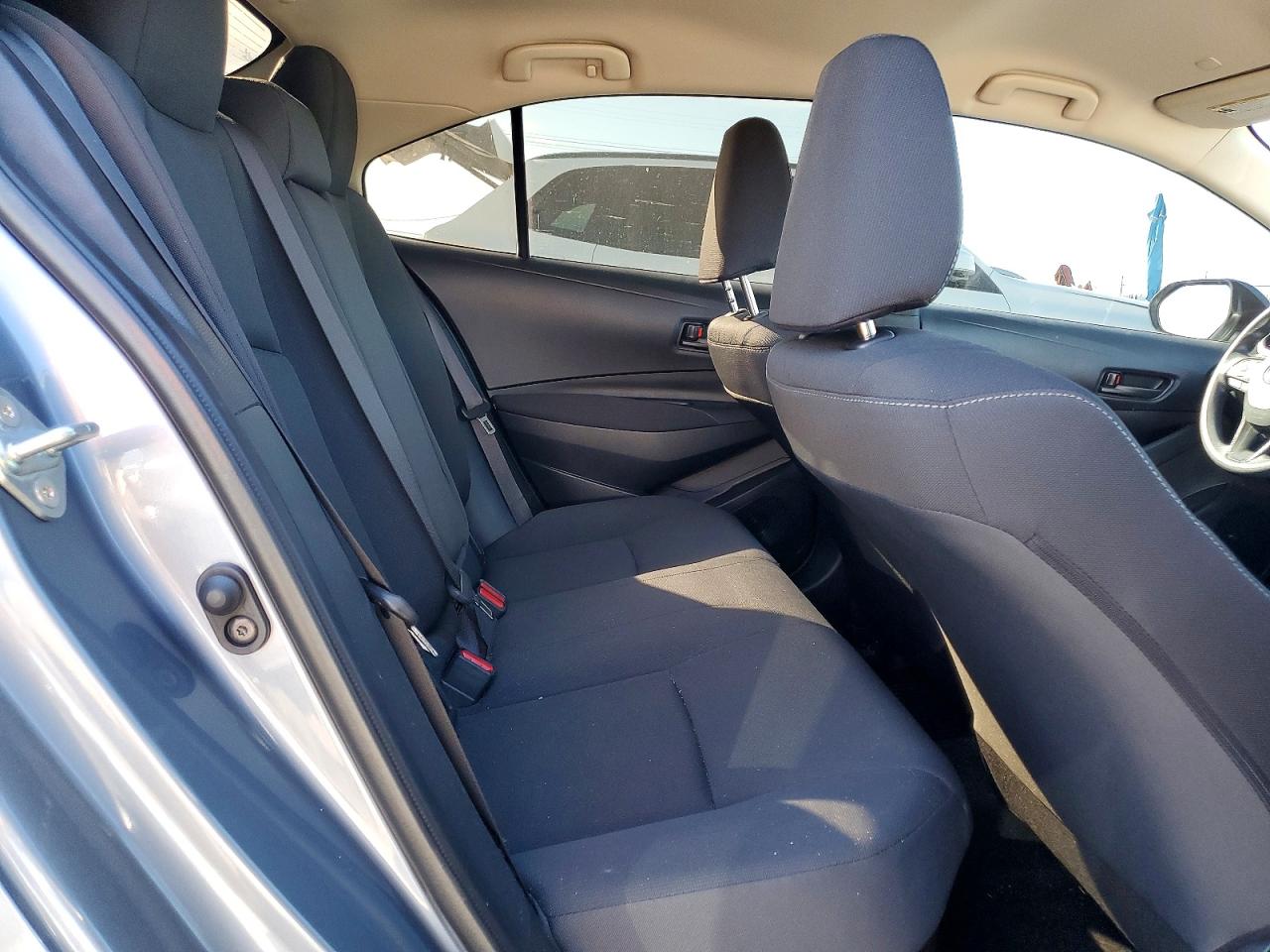 2025 TOYOTA COROLLA LE photo 10