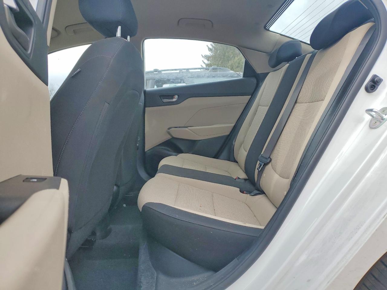2019 HYUNDAI ACCENT SE photo 19
