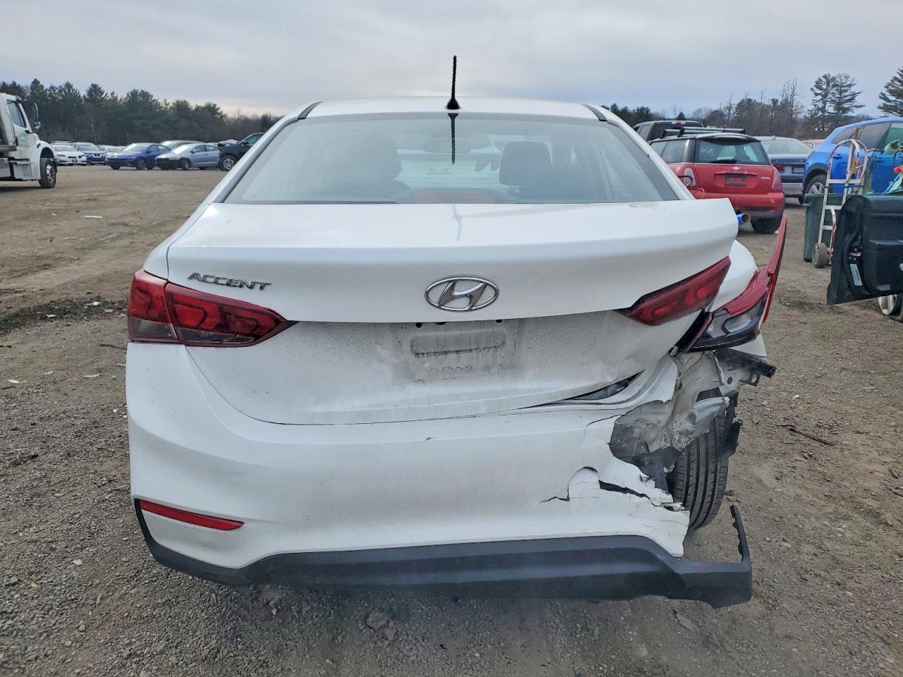 2019 HYUNDAI ACCENT SE photo 11